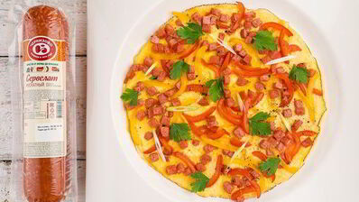 омлет с колбасой и сладким перцем