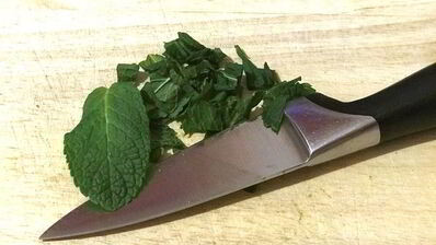 омлет с мятой и зеленым горошком