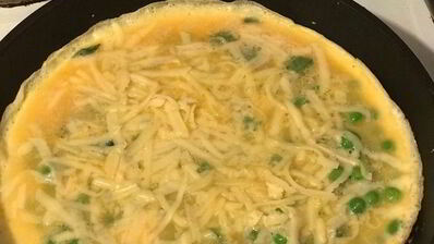 омлет с мятой и зеленым горошком