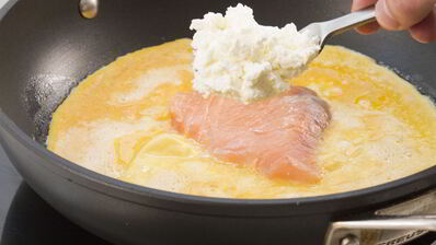 омлет с водкой и лососем