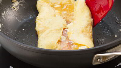 омлет с водкой и лососем