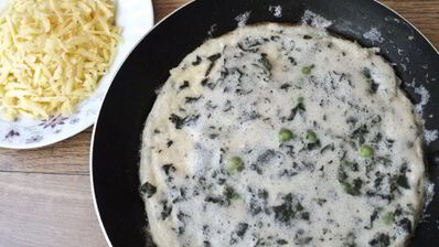 омлет с зеленым горошком