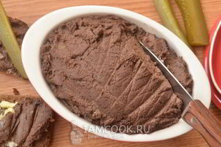 Паштет из куриной печени с черносливом и грецкими орехами