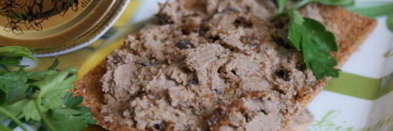 Паштет из куриной печени с черносливом