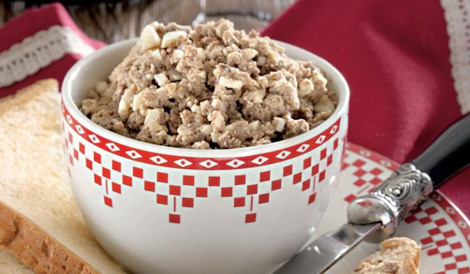 Рецепт пикантного яичного паштета с печенкой