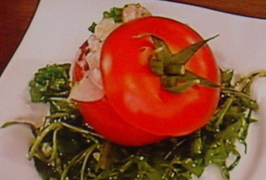 Помидоры, фаршированные крабовым салатом