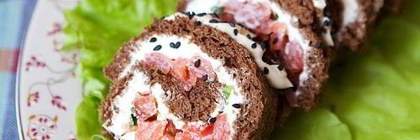 Хлебные роллы с сыром и форелью