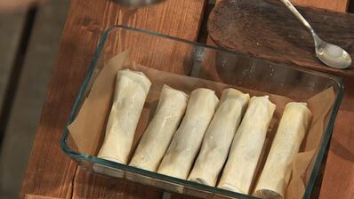 креветочные роллы с инжиром и острым апельсиновым соусом