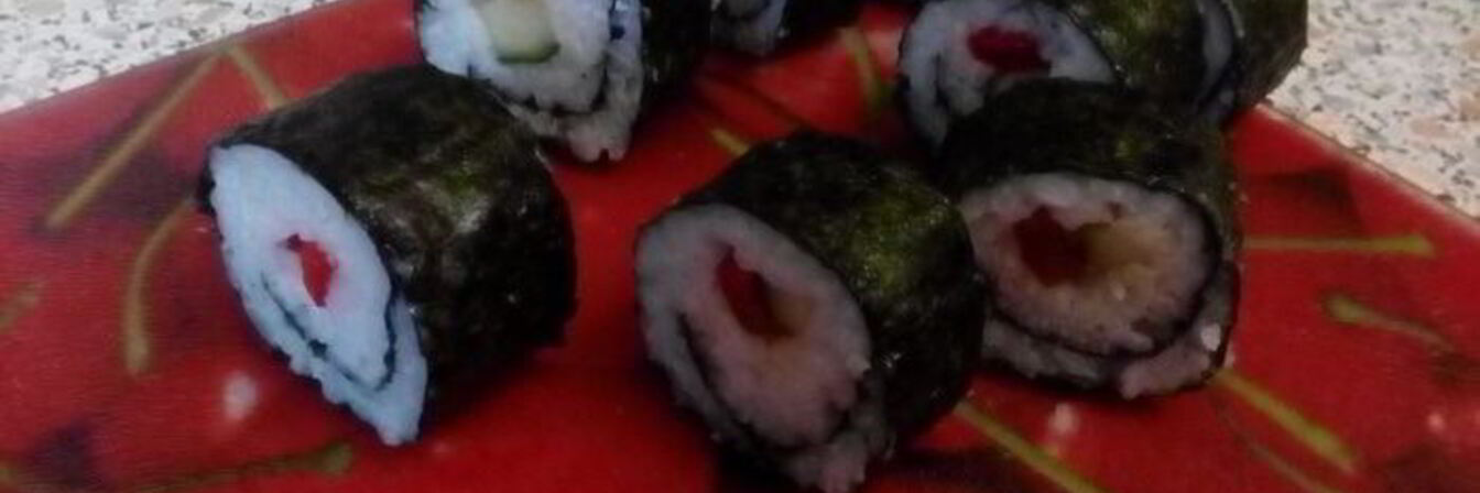 Ролл с огурцом и перцем