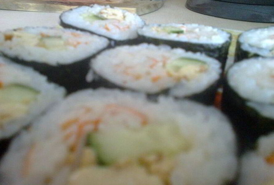 Роллы и гунканы