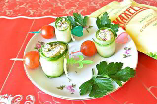 Роллы из огурца с крабовыми палочками