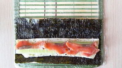 роллы с яичным блинчиком