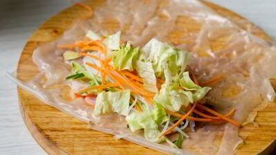 спринг-роллы с креветками