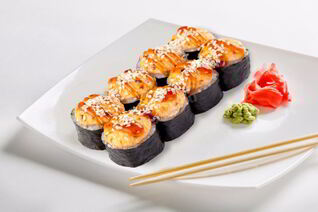 Запеченные роллы с копченой курицей