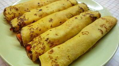 блинные рулетики из тыквы с копченостями и йогуртом