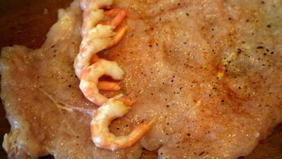 куриные рулетики, фаршированные креветками
