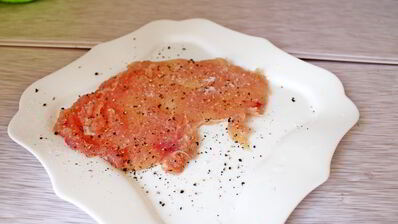 куриные рулетики с грушей и орехами