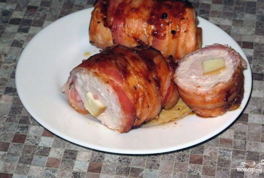 Куриные рулетики с копченым сыром