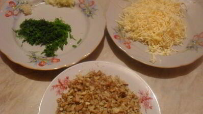 куриные рулетики с ореховой начинкой