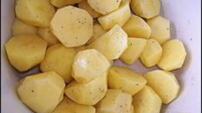 куриные рулетики с сырной начинкой запеченные с картошкой под сливочным соусом