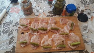 куриные рулетики в горчично-сливочном соусе