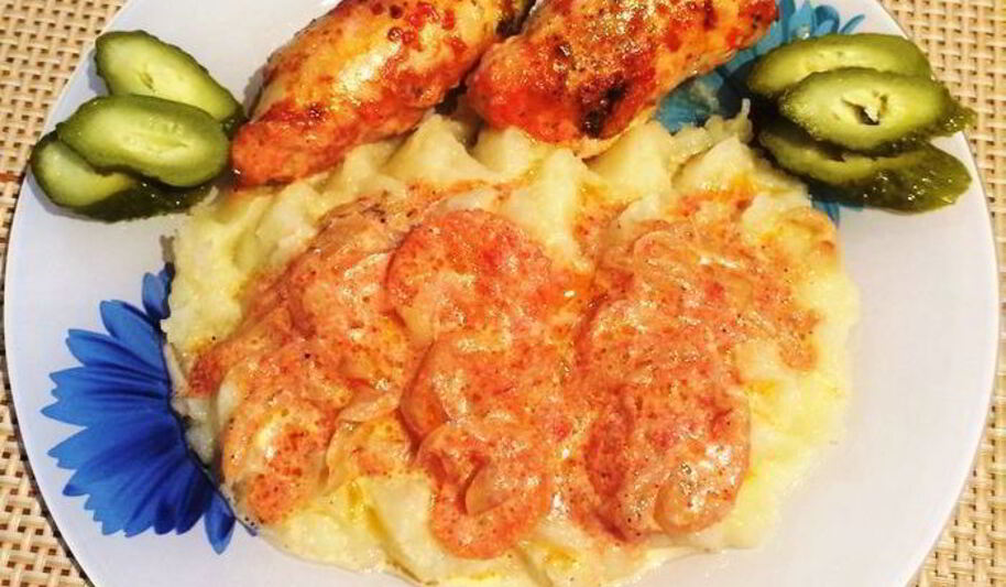 Рецепт куриных рулетиков в томатно-сливочном соусе