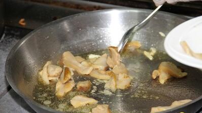 манелла — запеченные рулеты из баклажанов