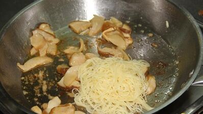 манелла — запеченные рулеты из баклажанов