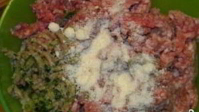 мясной рулет с вареными яйцами