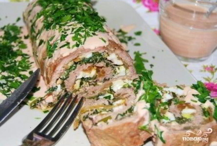 Рулет из фарша с грибами