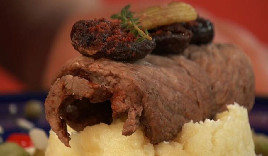 Рецепт рулета из говядины с белым пюре