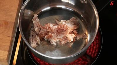 рулет из говядины с белым пюре