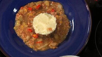 рулет из говядины с белым пюре