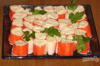 Рулет из крабовых палочек