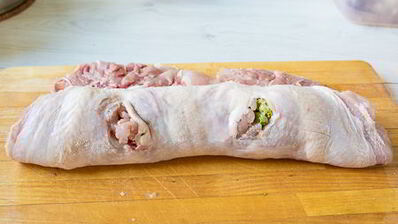 рулет из курицы с базиликом