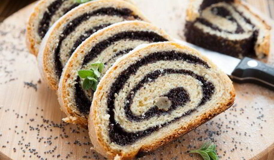 Рецепт рулета на дрожжах с маковой начинкой