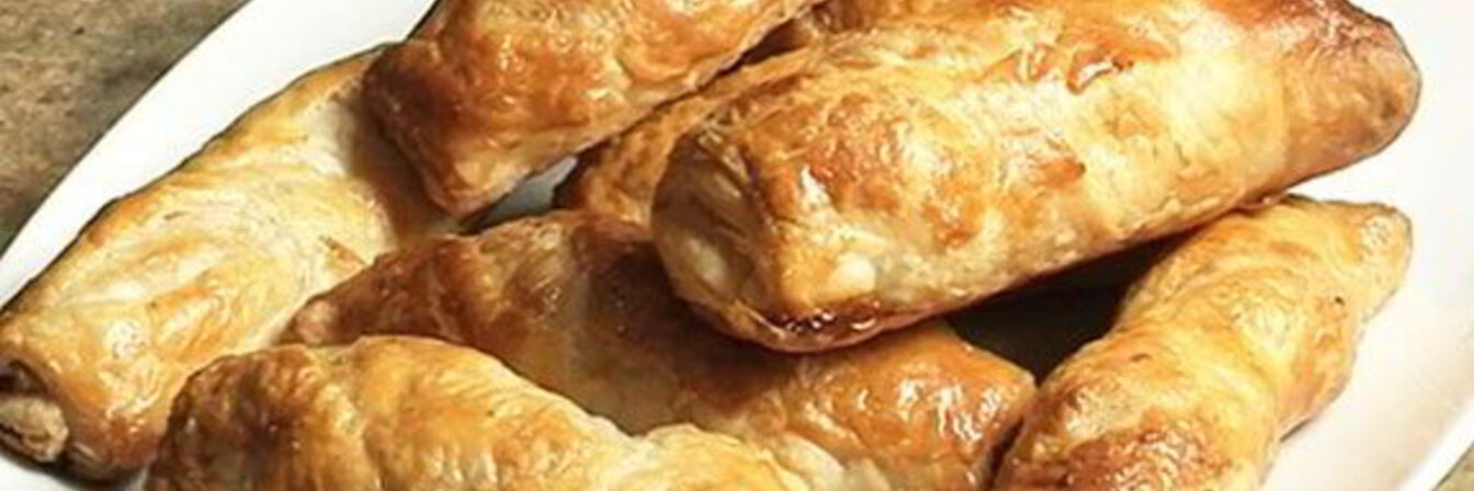 Рулетики — фарш в слоеном тесте