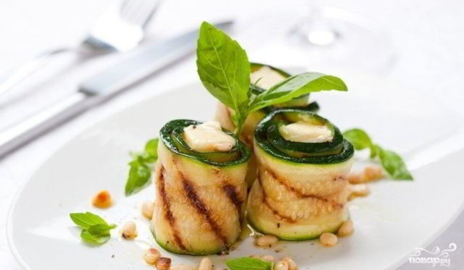 Рецепт рулетиков иза кабачкова с творогома