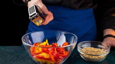 сырные рулетики с копченой курицей