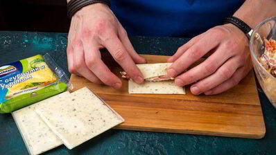 сырные рулетики с копченой курицей