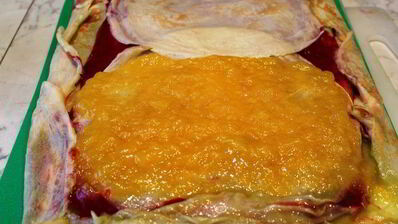 яркий фруктово-блинный рулет с рикоттой нежность