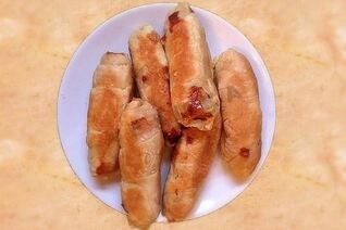 Сосиски в тесте в мультиварке в слоеном тесте