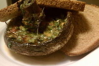 Грибной сэндвич с ароматным маслом