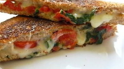 капрезе сэндвич