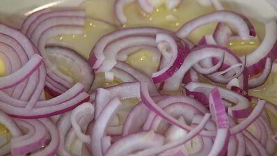 сэндвич с говядиной, грибами и сельдереем