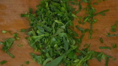 сэндвич с говядиной, грибами и сельдереем