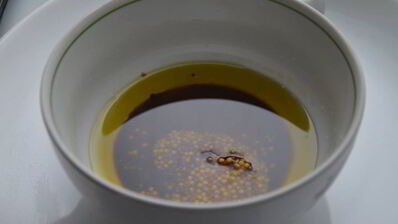 сэндвич с яйцом-пашот и салатом