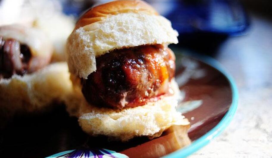 Рецепт сэндвичей с фрикадельками в беконе