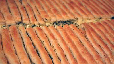 сырные палочки из слоеного теста