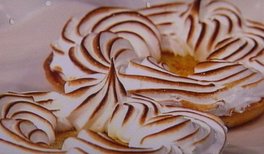 Рецепт абрикосовых тарталеток с меренгой